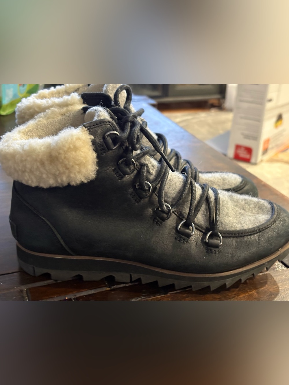Sorel Black Lace-Up Shearling-Trim Winter Boot